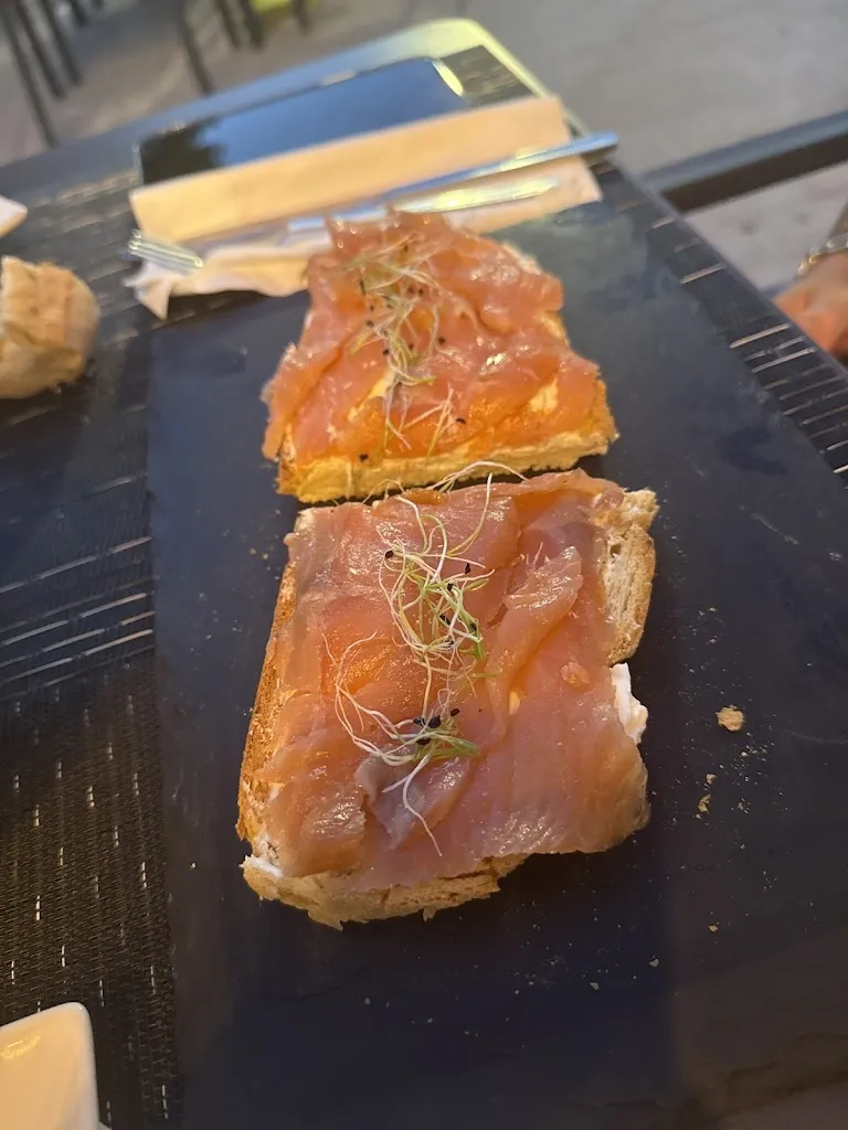 Raquel Rodriguez_Donde Calin_Arroyomolinos_review