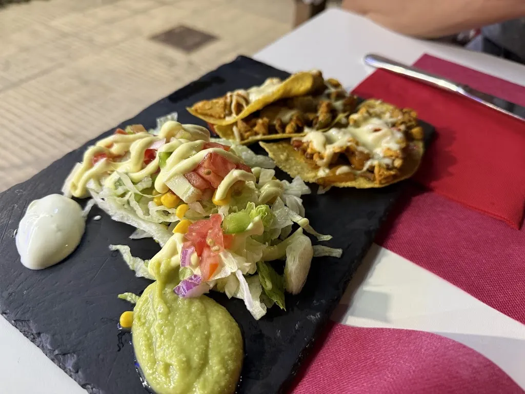 La Cantina Tex-Mex_Montesinos Los_slider_image_3