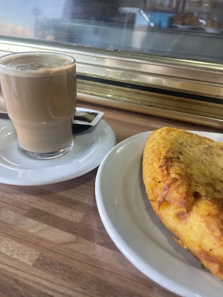 Silvi-Xiujun Wu_Cafetería restaurante La Villa_Arroyomolinos_review