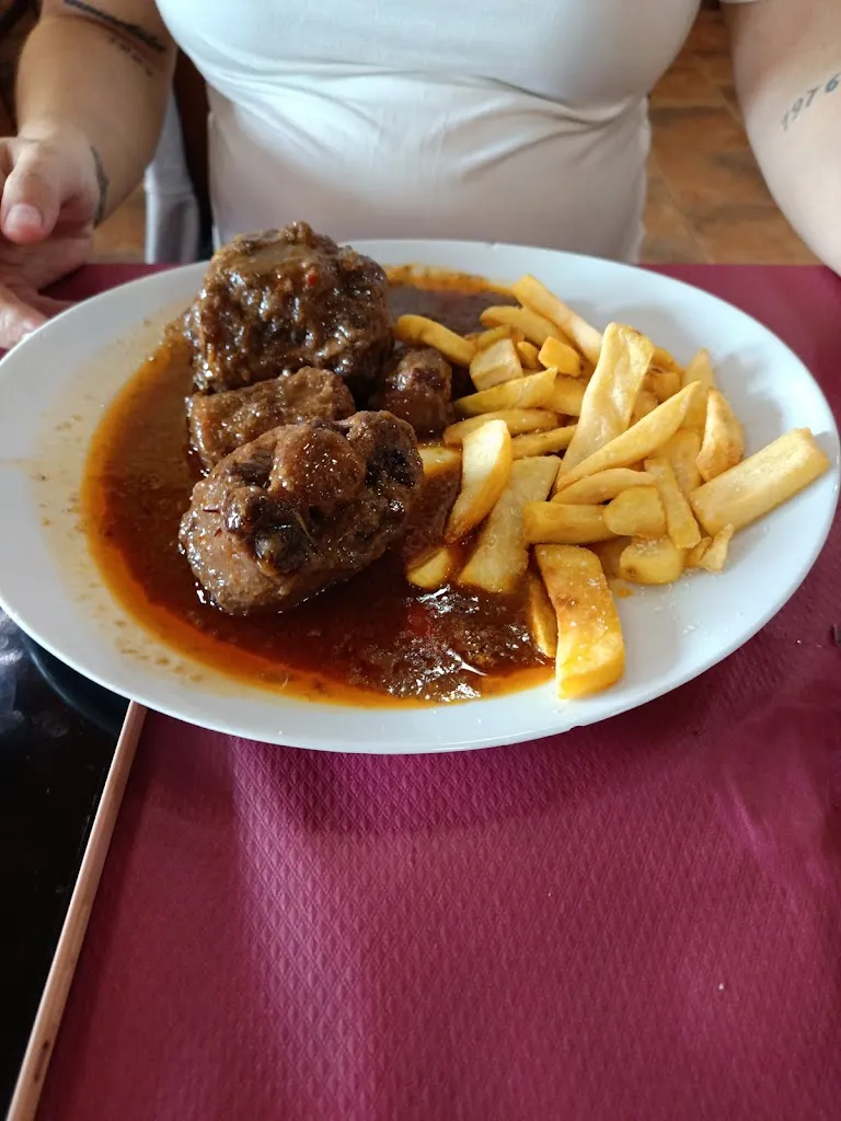 Menu_Bar Avenida_Cenicientos_image_4