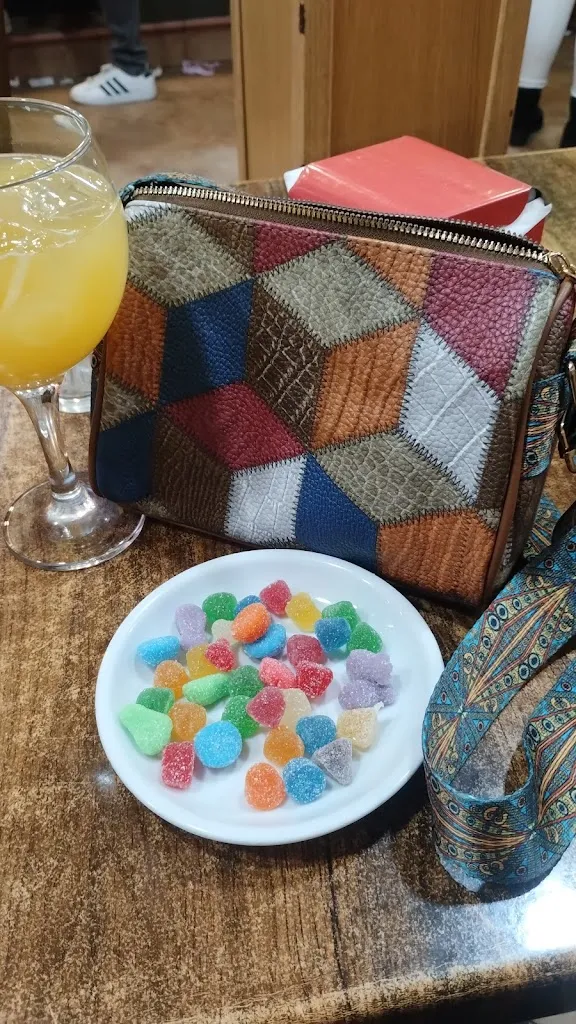 Bellaisa Isabella_Bar Avenida_Cenicientos_review