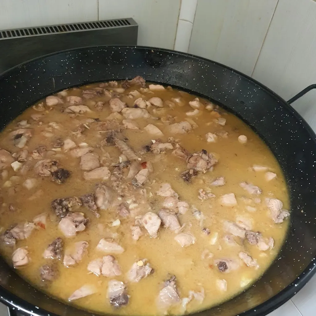 Pablo Morera_Bar Carlitos_Cenicientos_review