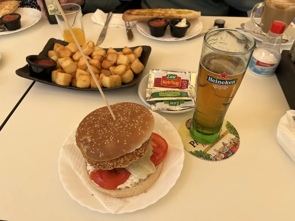 Dave x_Restaurante Bar Charly_Montesinos Los_review