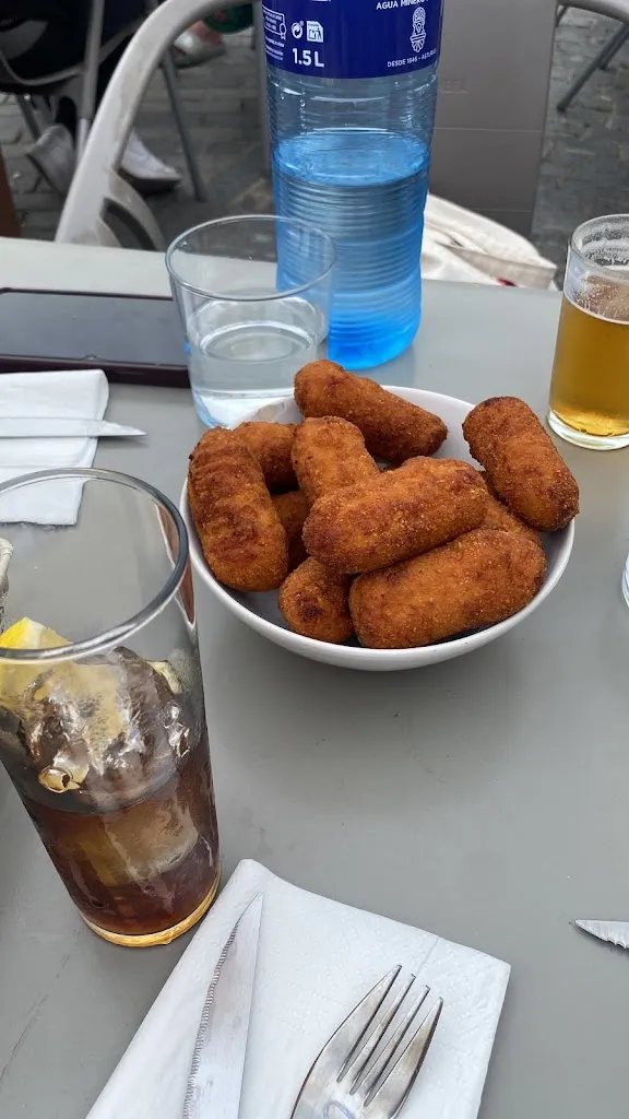 Miriam Pousa_Quédate bar restaurante_Chapinería_review