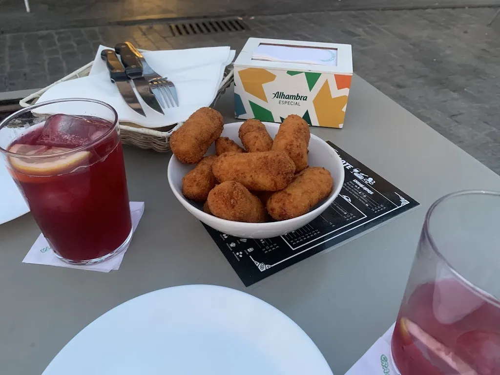 Quédate bar restaurante_Chapinería_slider_image_3