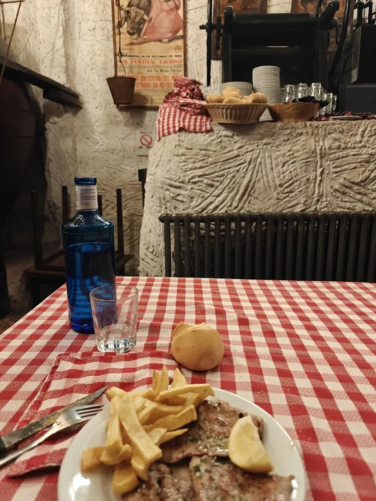 Zicheng Huang_Mesón El Duende_Chinchón_review