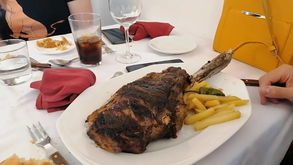 Cobeña's Grill_Cobeña_slider_image_2