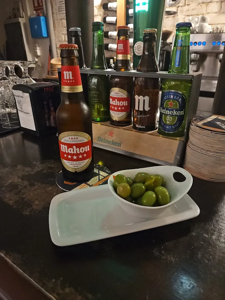 Vadim Lungu_La Plaza Denoli_Cobeña_review