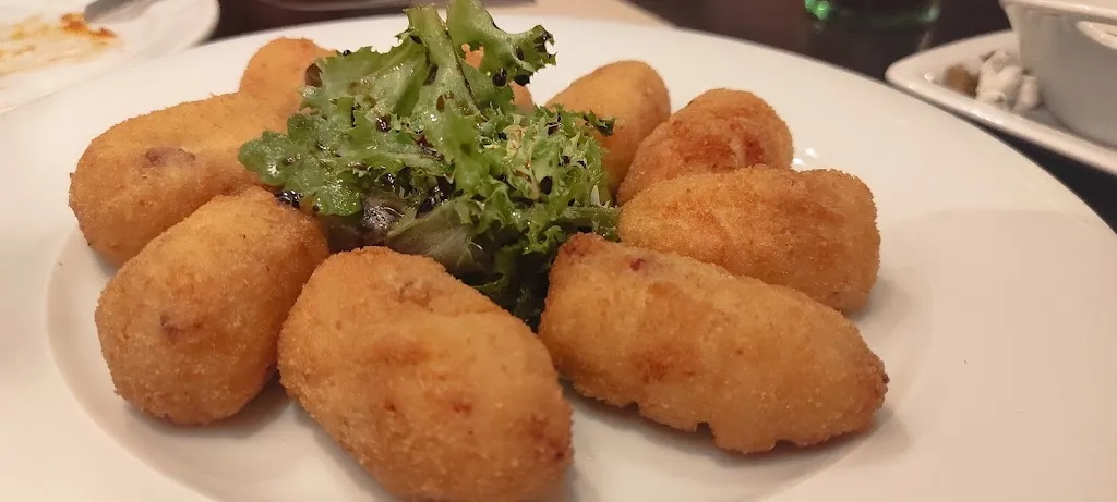 Lore Ar_La Plaza Denoli_Cobeña_review