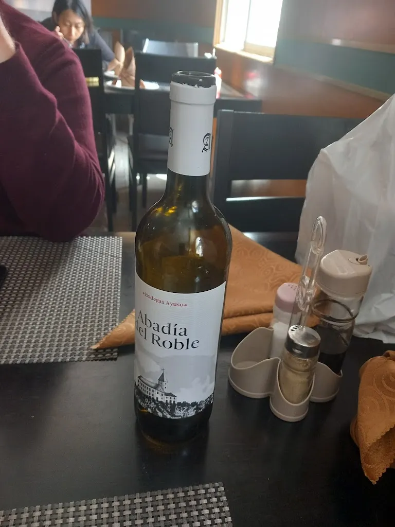 Michael Byrne_Pekin_Montesinos Los_review