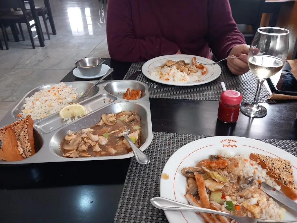 Pekin_Montesinos Los_slider_image_3