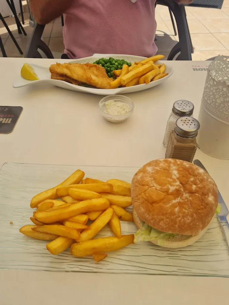 Lisa Scrimshaw_The Courtyard_Montesinos Los_review