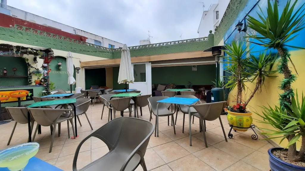 Astrid Jahnke_The Courtyard_Montesinos Los_review