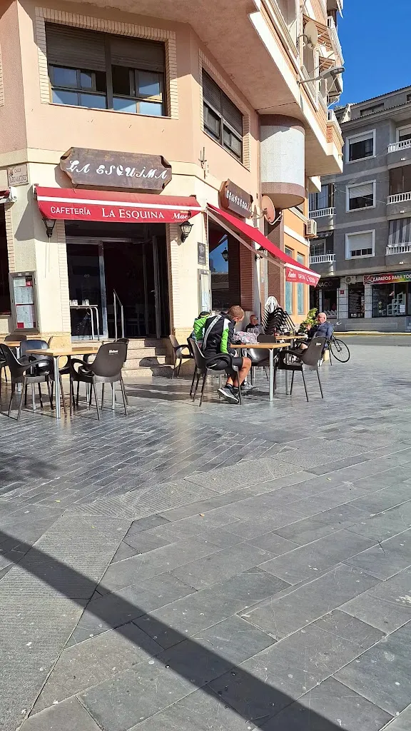 Bar La Esquina restaurant in Montesinos Los