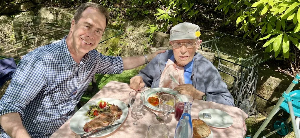 Jim Novack_Restaurante Hotel Los Frutales ,CERRADO POR VACACIONES DEL 15 DE SEPTIEMBRE AL 9 DE OCTUBRE_Cercedilla_review