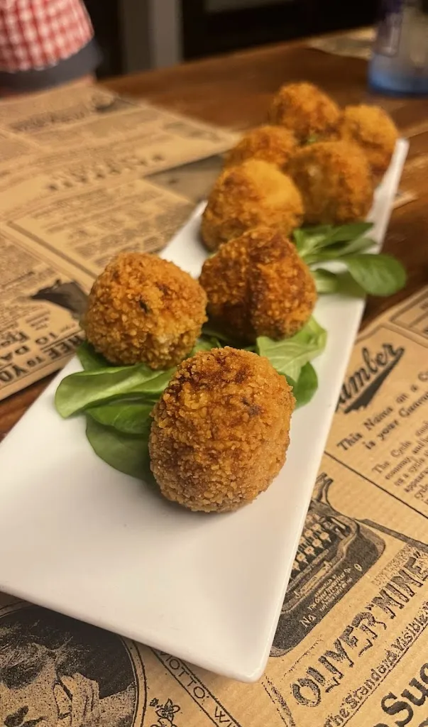 Alba Benito_Ginlab_Boiro_review