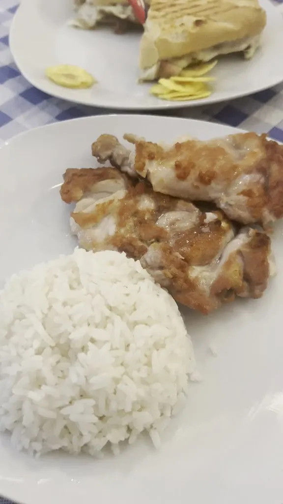 Chelsea Allen_Cuando Salí de Cuba_Cubas_review