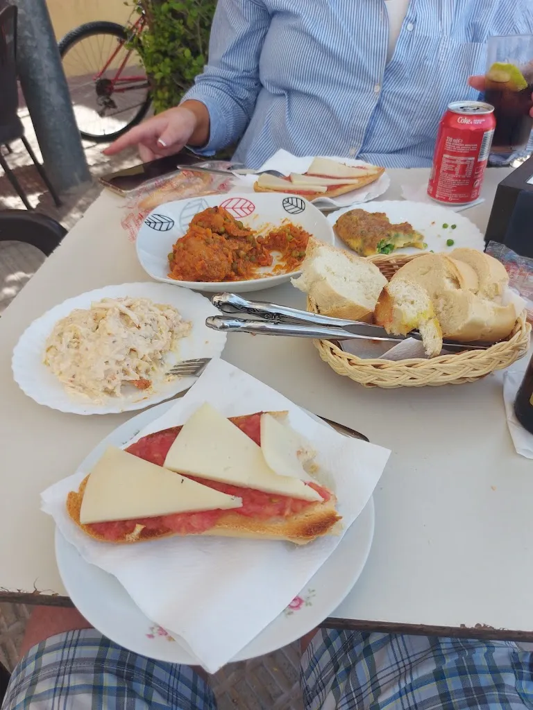 Menu_Bar Cafeteria Tapas D' Dalia_Montesinos Los_image_3