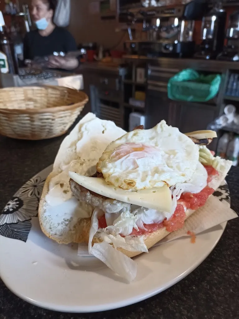 Bar Cafeteria Tapas D' Dalia restaurant in Montesinos Los