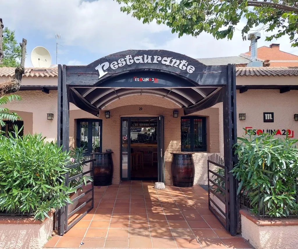 Esquina 29 restaurant in Colmenarejo