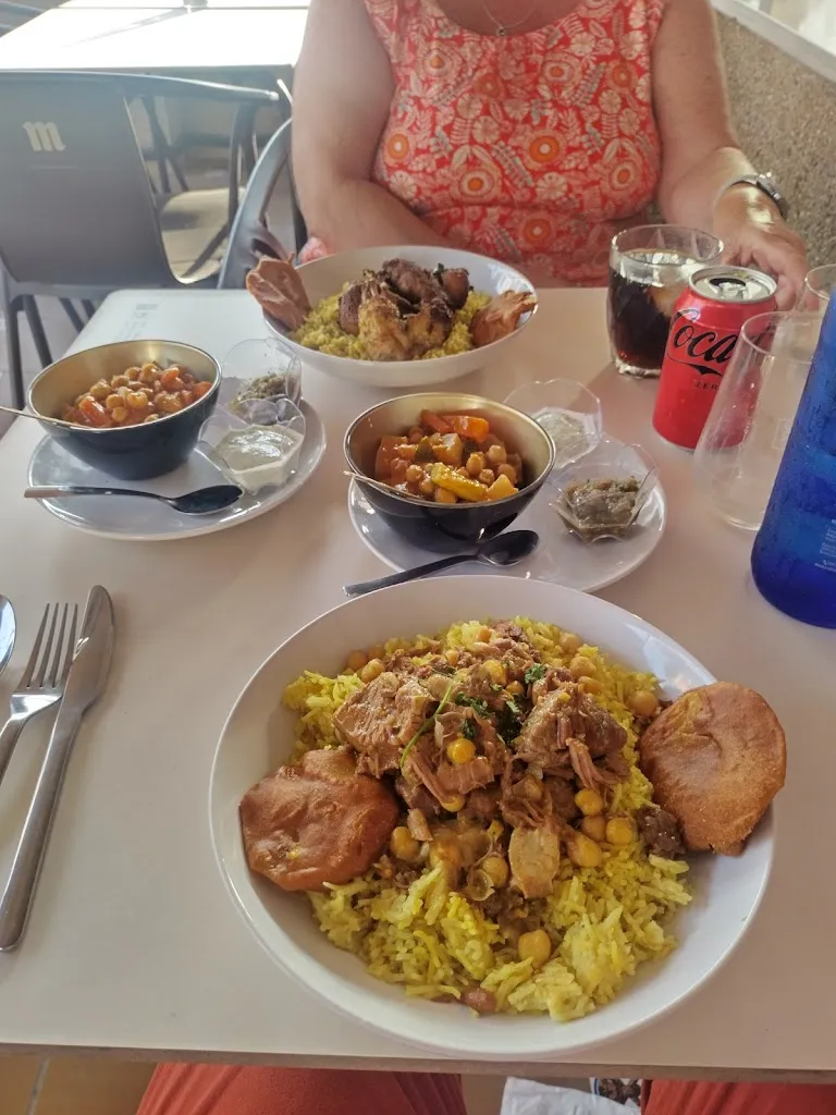 Tim Sarah_World bite_Montesinos Los_review