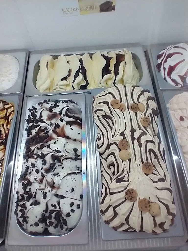 Cafeteria y Heladeria Centro_Montesinos Los_slider_image_3