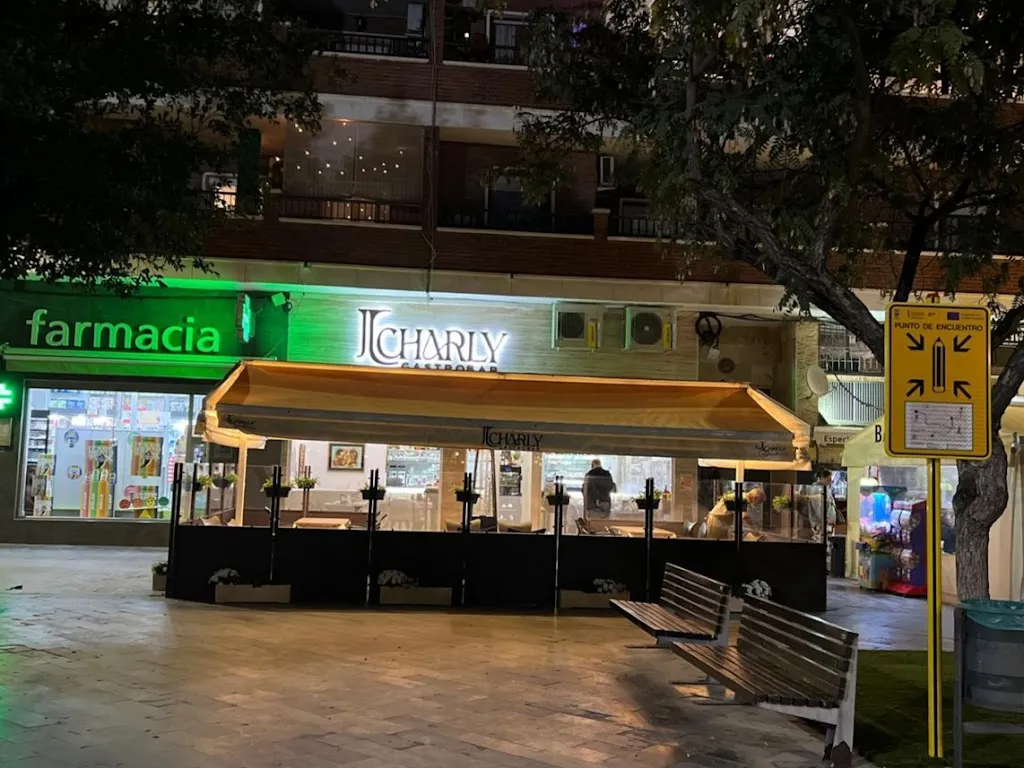JJCharly gastrobar restaurant in Montesinos Los