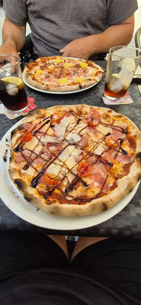 Steinar Mortensen_Pizzería Caminito_Montesinos Los_review