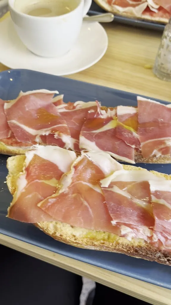 Victor Guide_Bar - Cafetería LUMIKA_Ciempozuelos_review