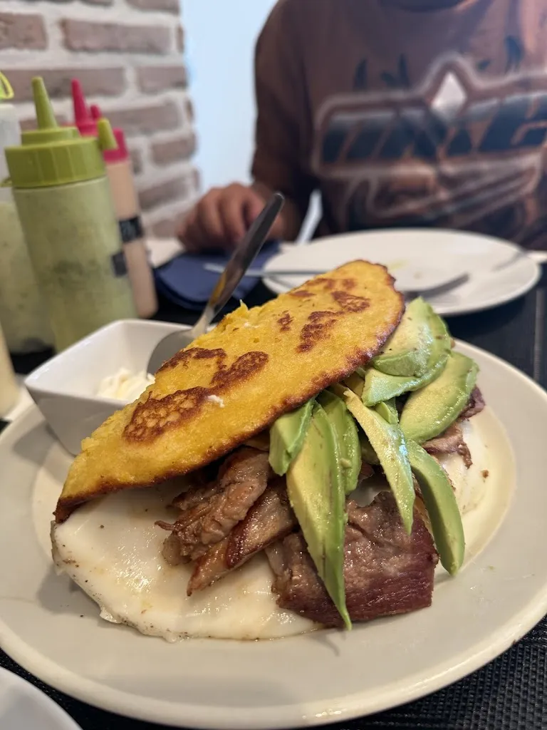 Angela Sisone_Vértice Restobar SL_Coslada_review