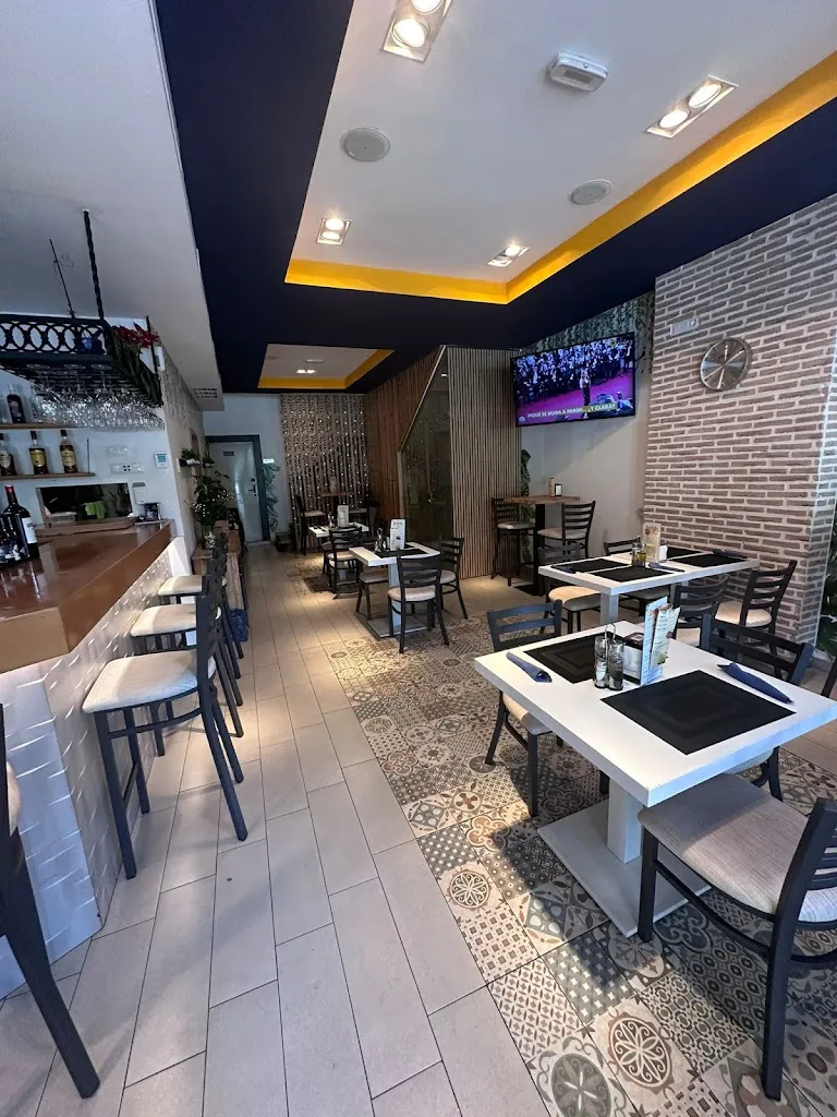 Vértice Restobar SL restaurant in Coslada