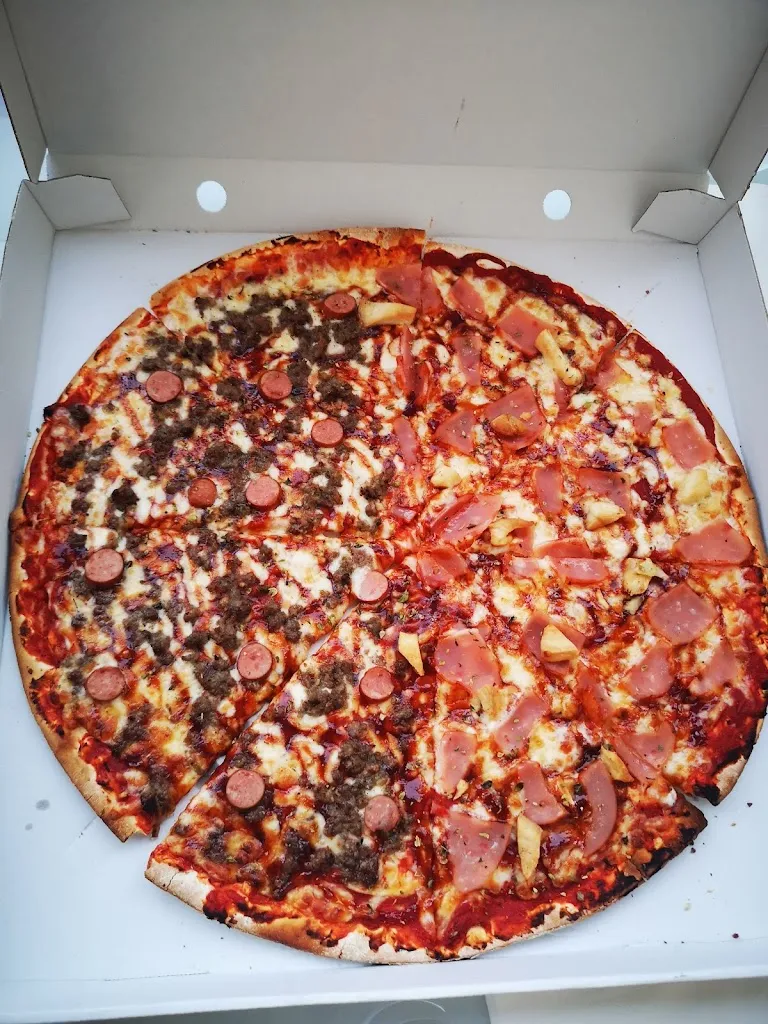 Nicolas Rodriguez_Pizzería La Artesana_Montesinos Los_recensione