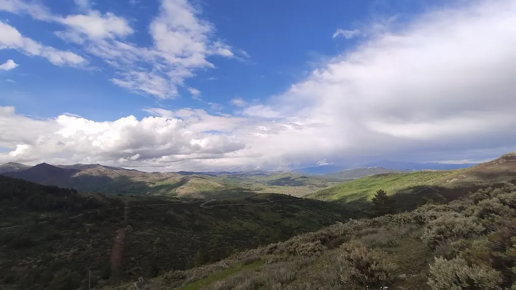 Puerto de La Hiruela 1.478 m restaurant in Hiruela La