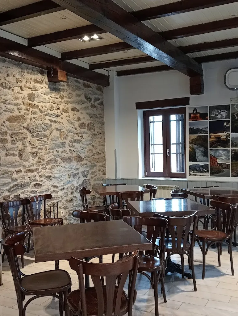 Bar Restaurante La Plaza Huerta de los Pastores restaurant in Hiruela La