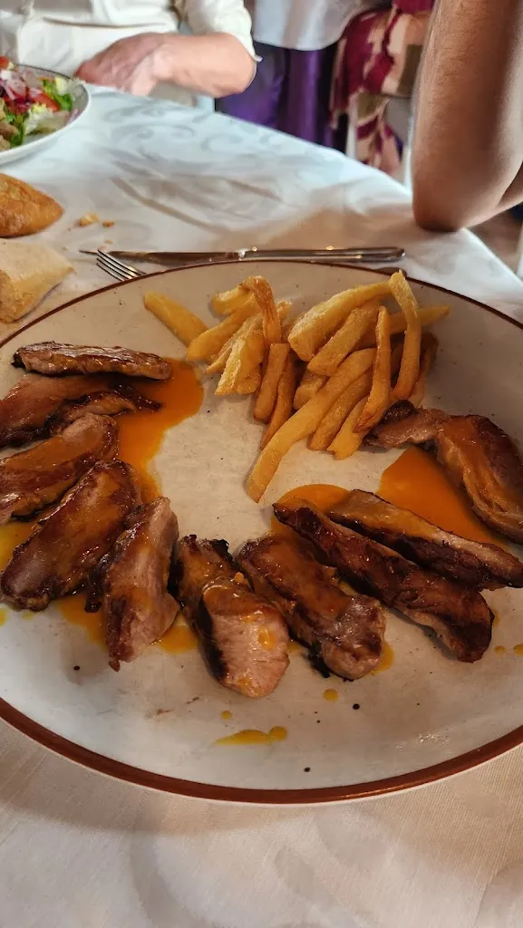 Ding LI_Restaurante L. Chaqueta_Hoyo de Manzanares_review