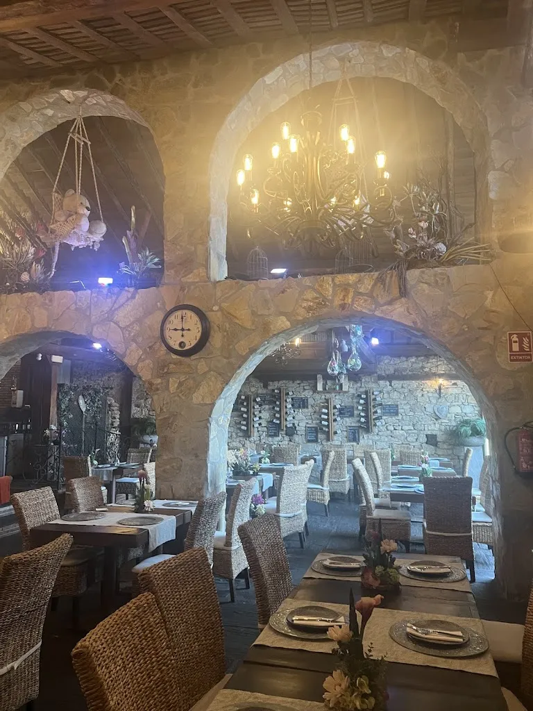 El Patio de los Olivos_El Molar_slider_image_3