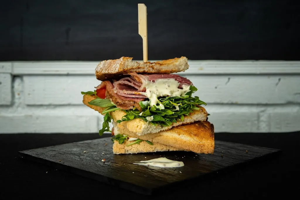 Ruta 42 Bistró_El Molar_slider_image_3