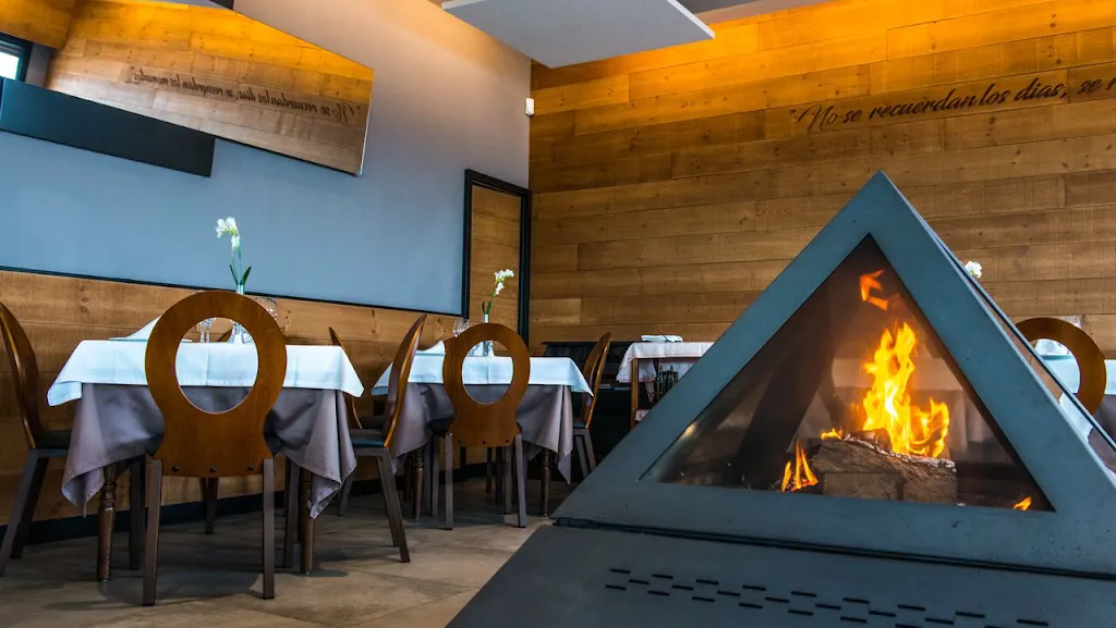 Los Nuevos Hornos de Ángel restaurant in El Molar