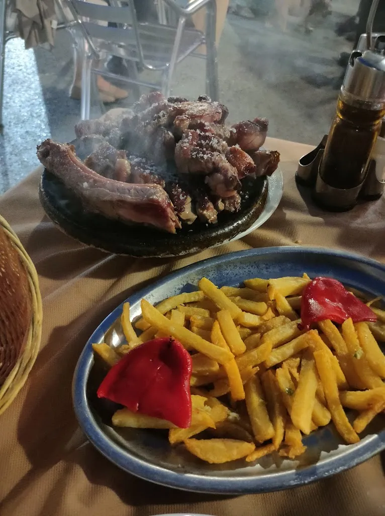 Amer Orfahlie_El Colorín_Los Molinos_review