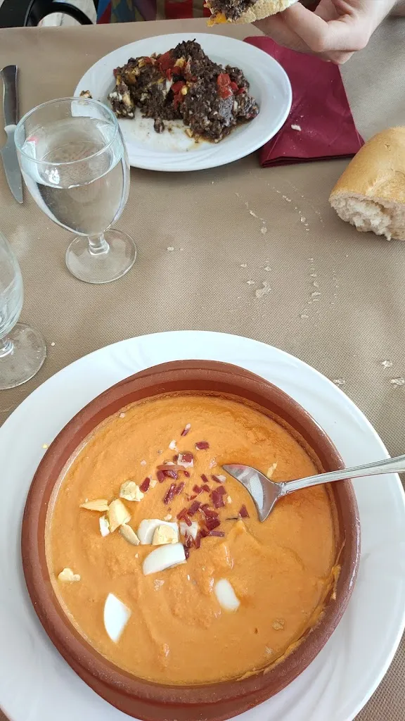 Lucía López_El Colorín_Los Molinos_review