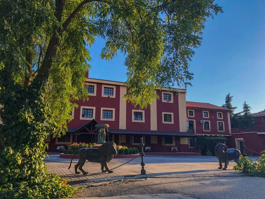 La Hacienda de los Santos_Los Santos de la Humosa_slider_image_1