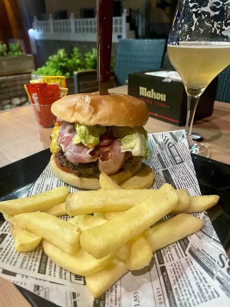 Yessica Gomez_PUB EL SCALA_Los Santos de la Humosa_review