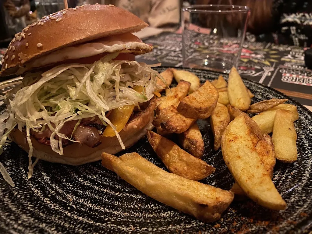 Tomás Sierro_Twister Rock&Food_Leganés_review