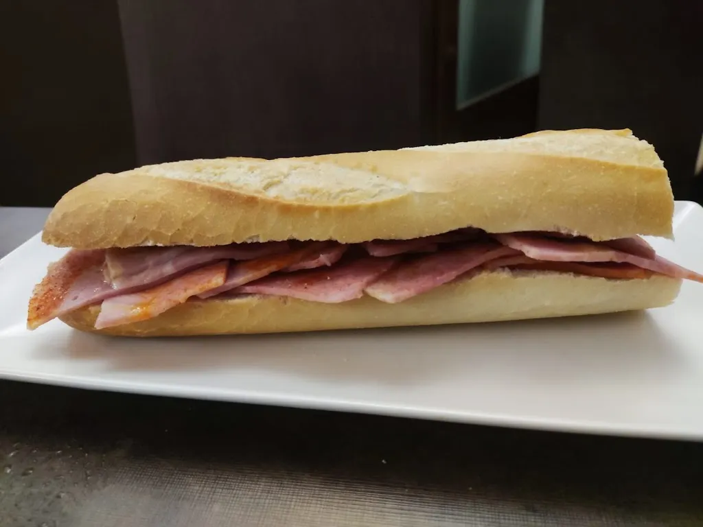 Aebtra_Bar CAPITOL_Loeches_recensione