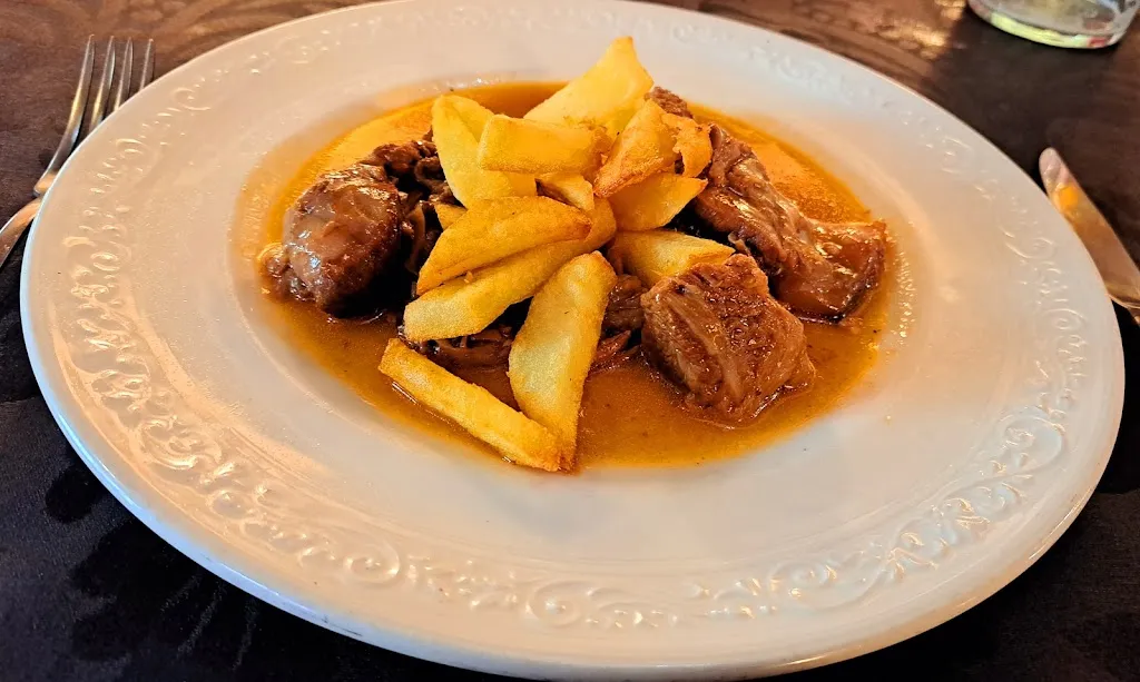 Bar-Restaurante Casa Flores_Lozoyuela-Navas-Sieteiglesias_slider_image_2