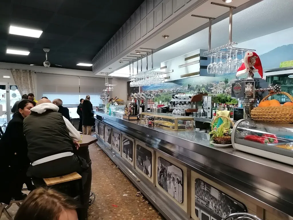 Fco. Javier Acero_Bar Manolo_Lozoyuela-Navas-Sieteiglesias_review