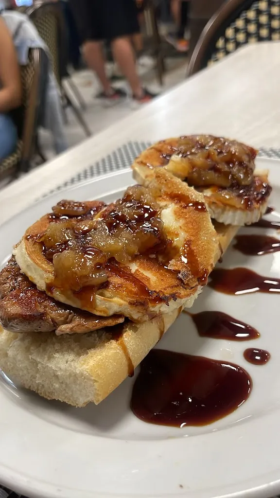 Julieta Urdangarin_Bar Manolo_Lozoyuela-Navas-Sieteiglesias_review