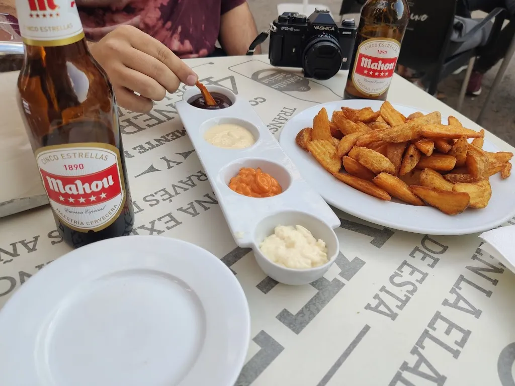 Bar Pub Luz de Luna_Lozoyuela-Navas-Sieteiglesias_slider_image_2