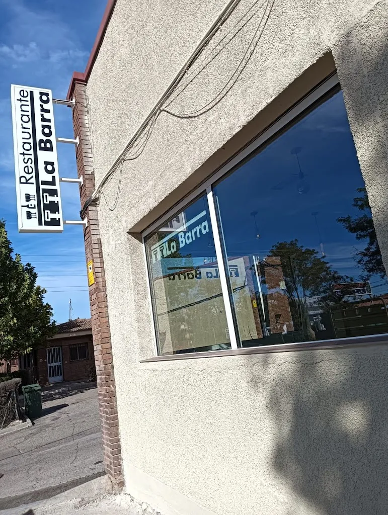 Restaurante La Barra restaurant in Mejorada del Campo