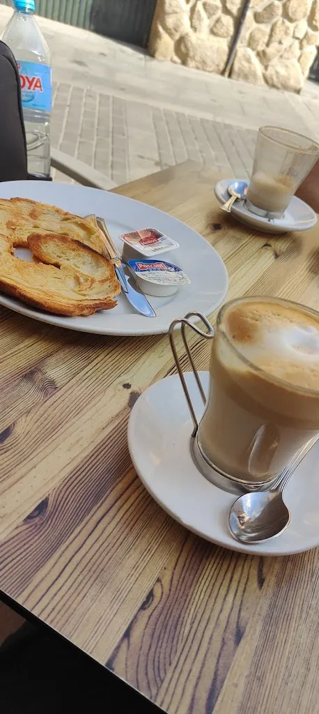 Dorian Surariu_Bar Macario_Mejorada del Campo_review